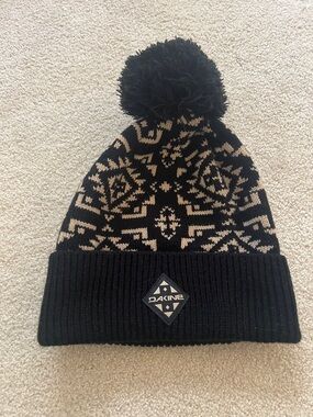 Dakine Black & Tan Patterned Pom Beanie